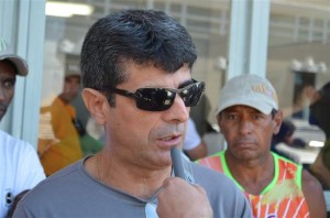 Presidente do Sindicato dos Servidores Públicos Municipais, Cléo Borges, fala sobre transtorno da situação. Foto Renato Moraes