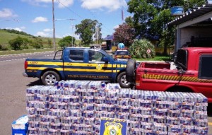 Camionete ia carregada de energéticos e vodka para Santa Catarina. Foto A Platéia