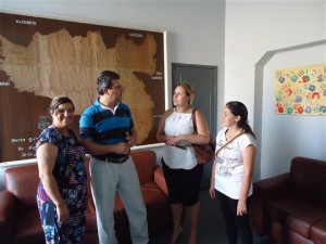 Mães Rosimeri, Lívia e Ibiara em reunião com prefeito Antonello. Foto Divulgação