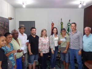 Presidentes de Escolas de Samba com recurso para a festa em mãos. Foto Divulgação