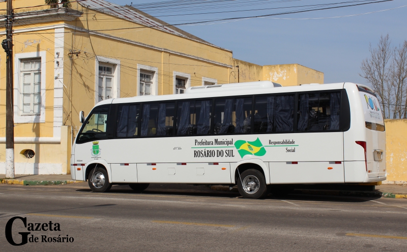 Prefeitura de Sooretama adquire dois ônibus para atender demandas da saúde  e da educação